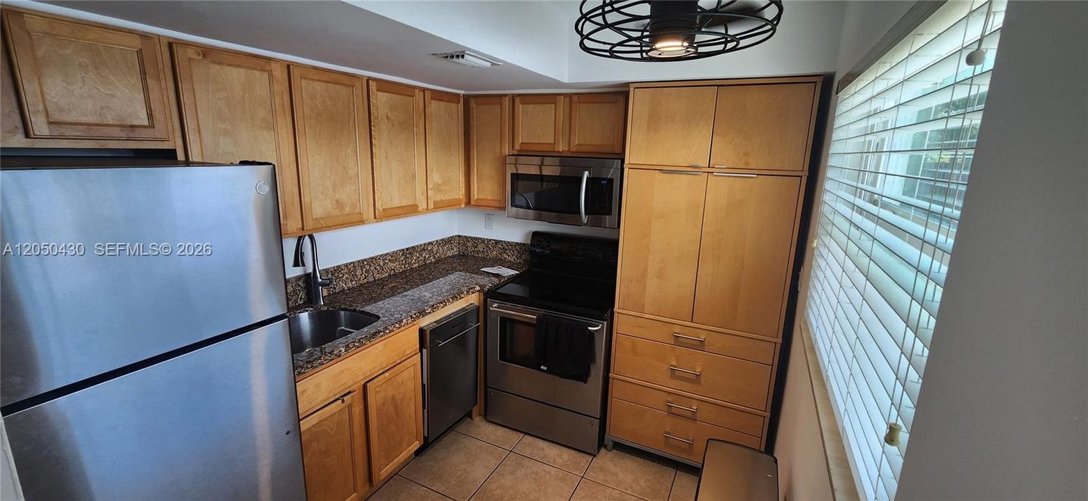 For Rent: $2,895 (2 beds, 2 baths, 1480 Square Feet)