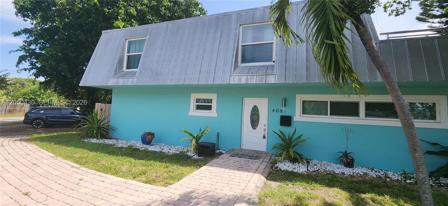 For Rent: $2,895 (2 beds, 2 baths, 1480 Square Feet)