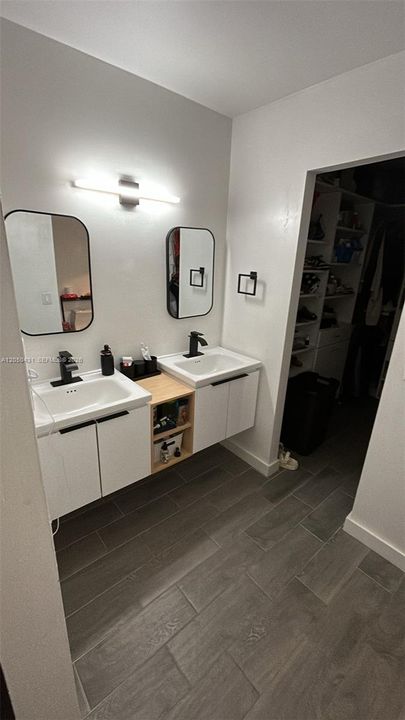 For Rent: $1,799 (2 beds, 1 baths, 1075 Square Feet)