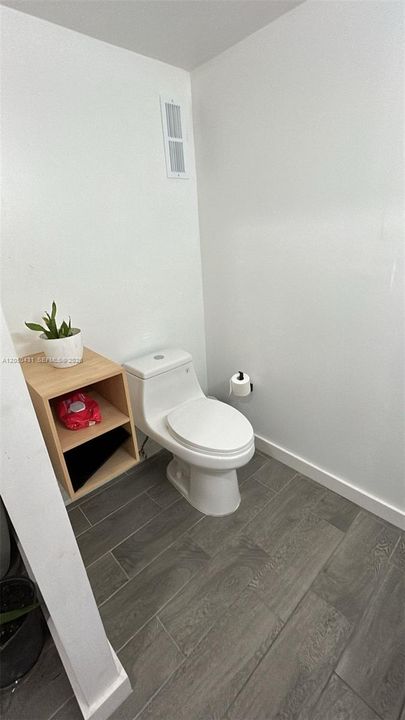 For Rent: $1,799 (2 beds, 1 baths, 1075 Square Feet)