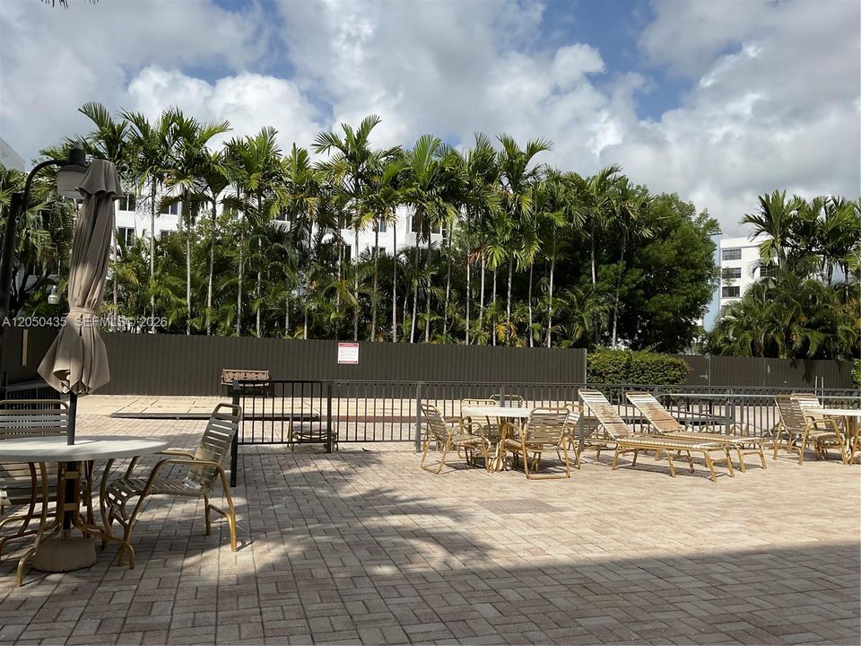 For Sale: $249,900 (1 beds, 1 baths, 770 Square Feet)