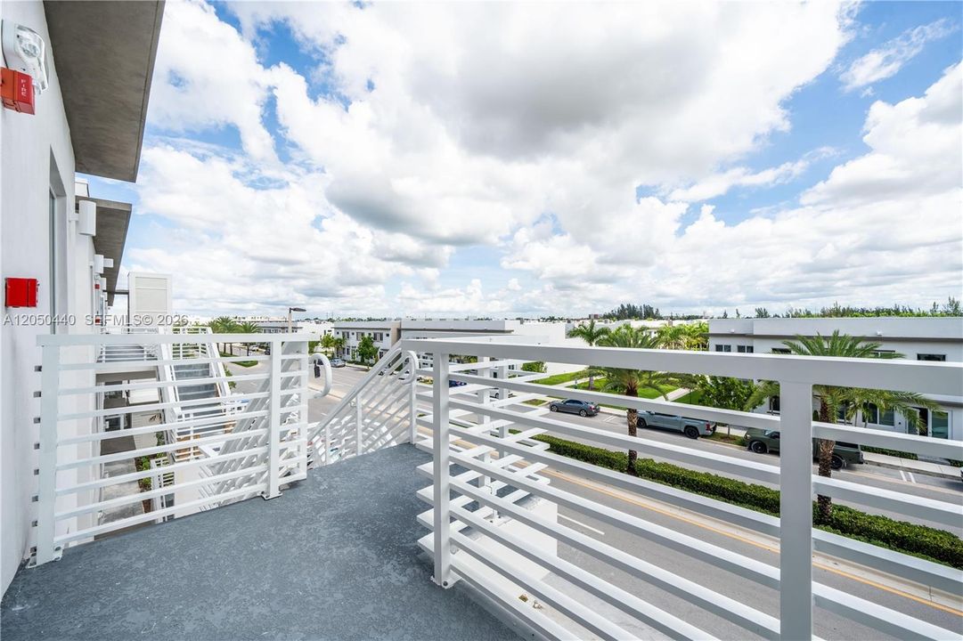 For Rent: $3,200 (3 beds, 2 baths, 1102 Square Feet)