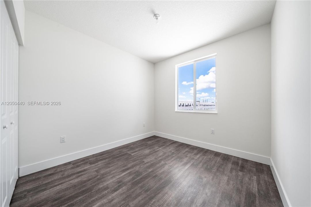 For Rent: $3,200 (3 beds, 2 baths, 1102 Square Feet)
