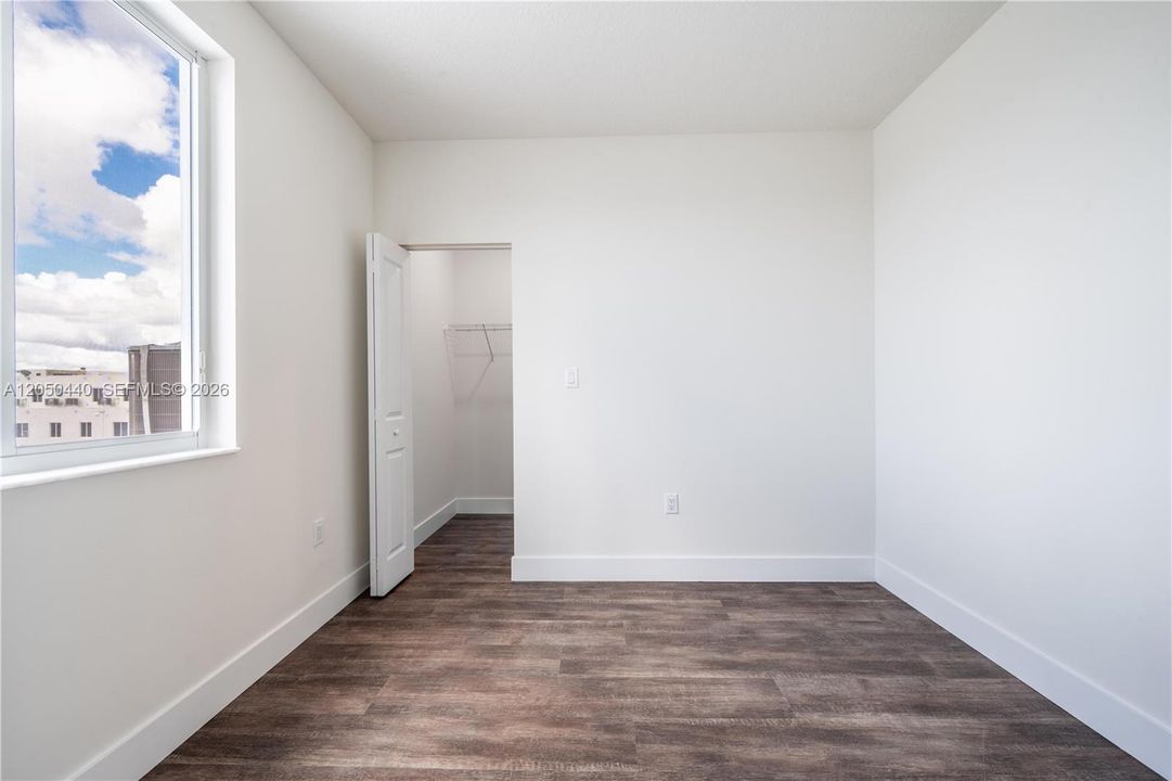 For Rent: $3,200 (3 beds, 2 baths, 1102 Square Feet)