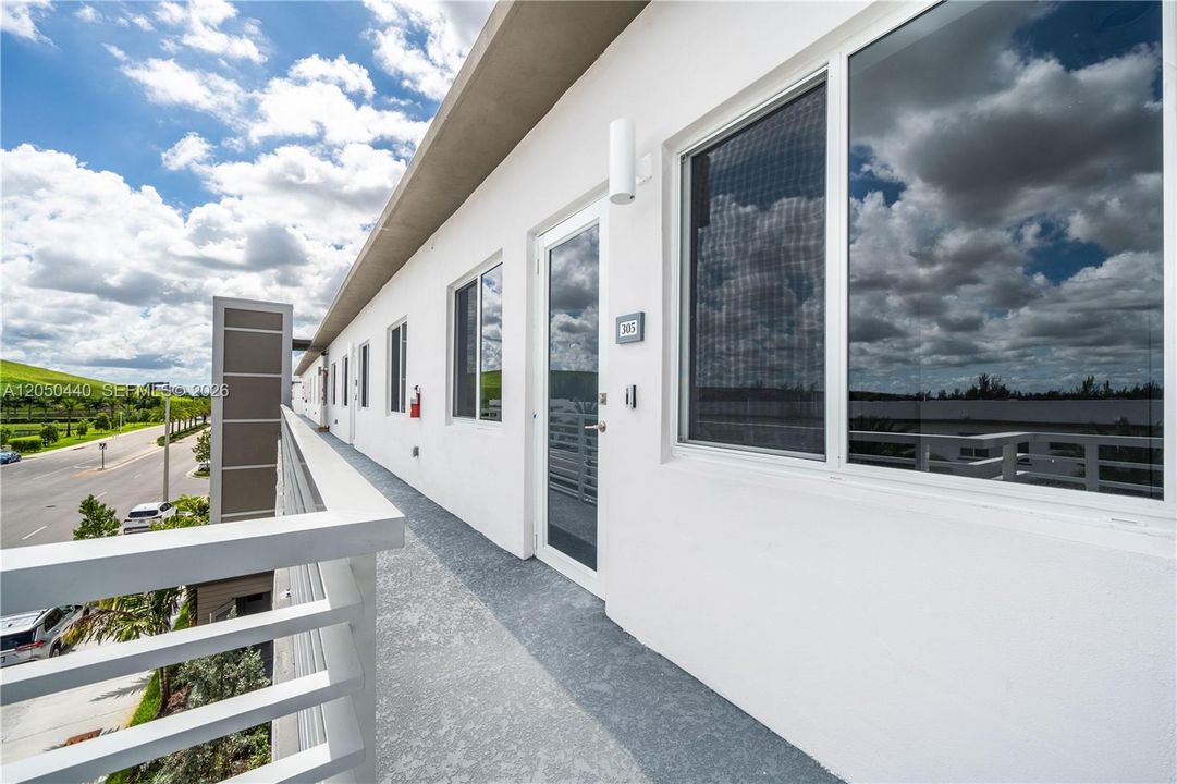For Rent: $3,200 (3 beds, 2 baths, 1102 Square Feet)