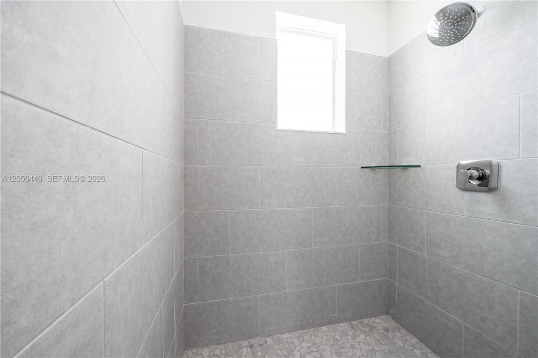 For Rent: $3,200 (3 beds, 2 baths, 1102 Square Feet)