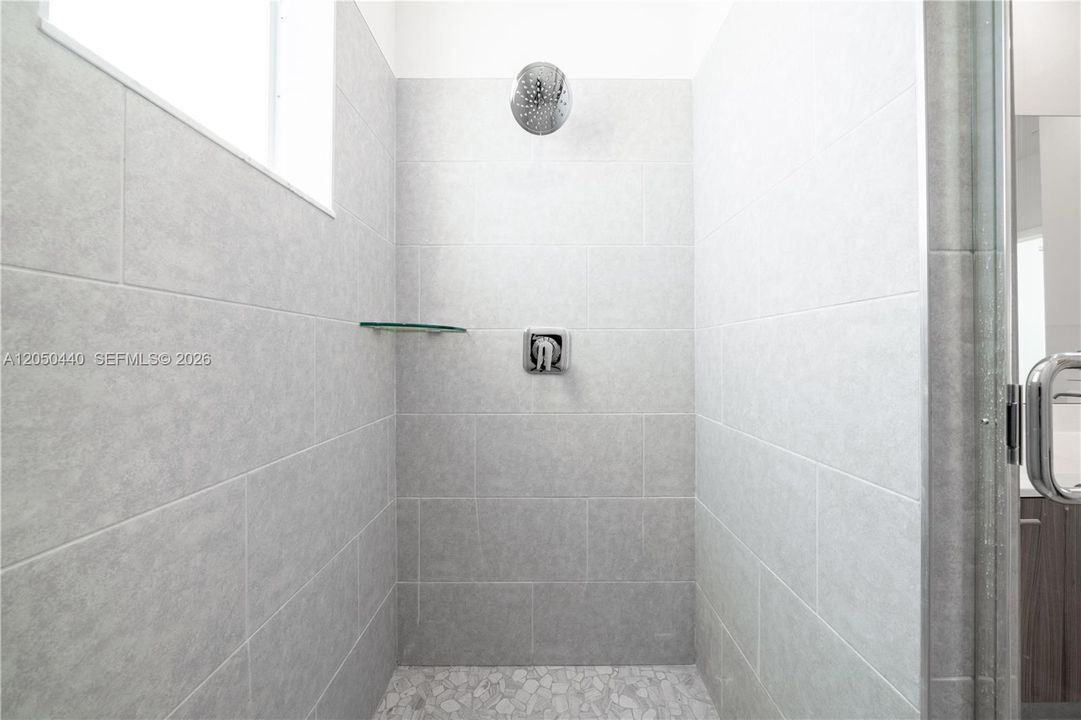 For Rent: $3,200 (3 beds, 2 baths, 1102 Square Feet)