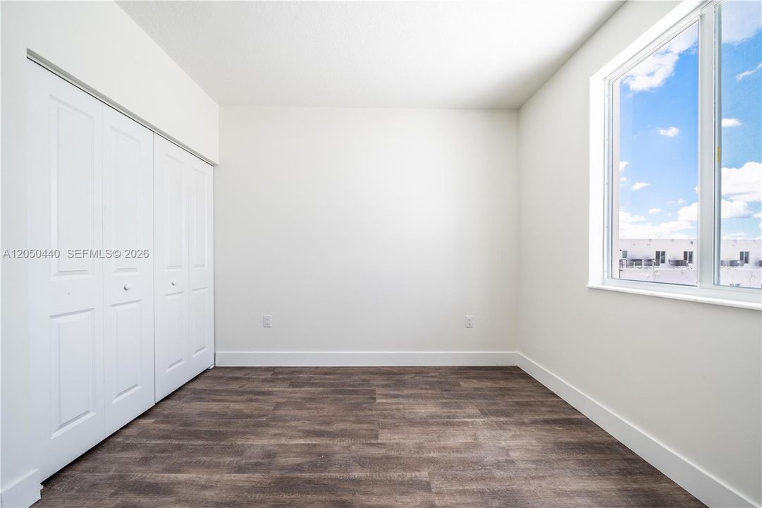 For Rent: $3,200 (3 beds, 2 baths, 1102 Square Feet)
