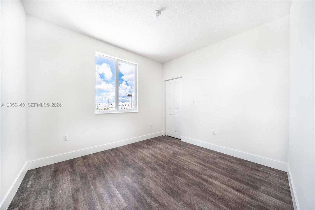 For Rent: $3,200 (3 beds, 2 baths, 1102 Square Feet)