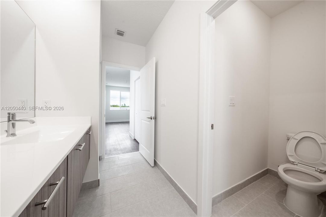 For Rent: $3,200 (3 beds, 2 baths, 1102 Square Feet)
