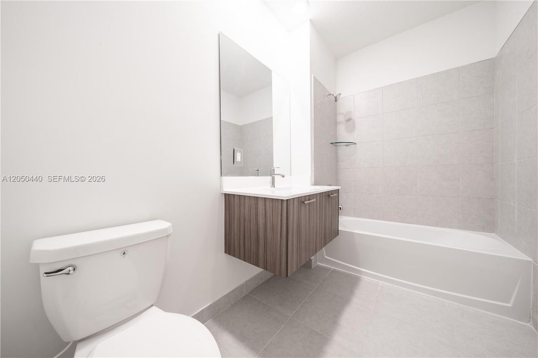 For Rent: $3,200 (3 beds, 2 baths, 1102 Square Feet)
