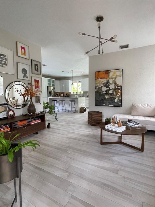 В аренду: $5,250 (4 спален, 2 ванн, 2088 Квадратных фут)