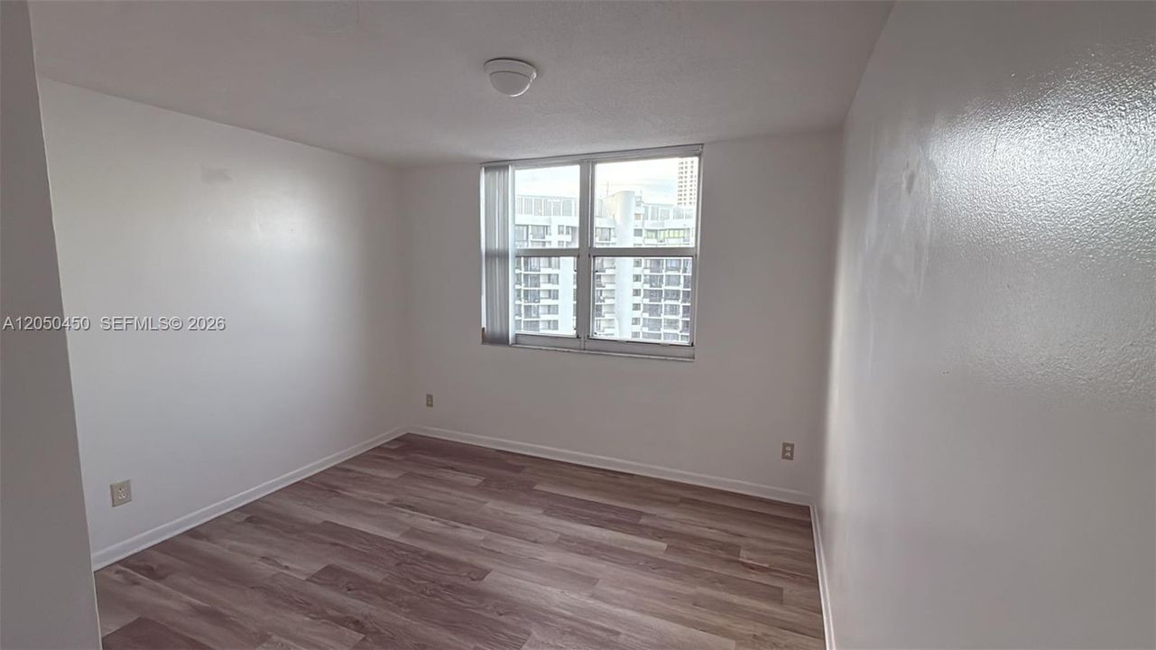 For Rent: $3,300 (1 beds, 1 baths, 671 Square Feet)