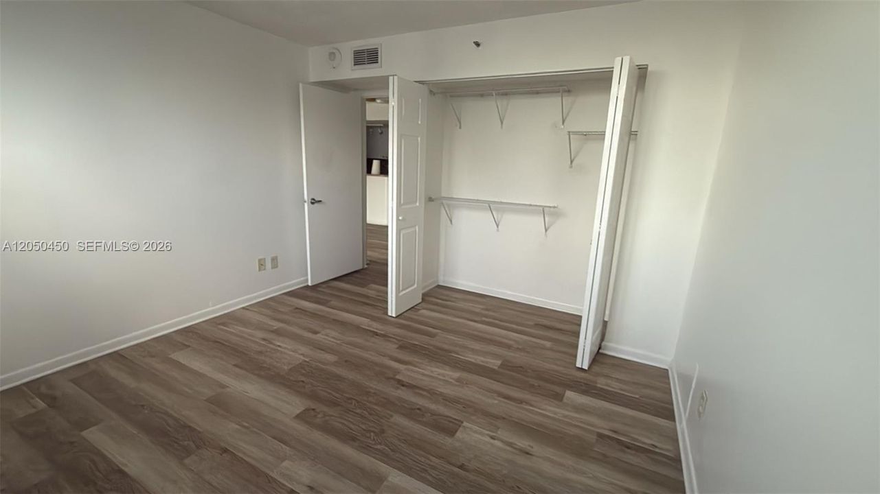 For Rent: $3,300 (1 beds, 1 baths, 671 Square Feet)