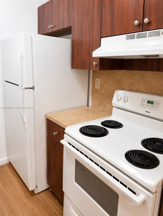 For Rent: $1,900 (1 beds, 1 baths, 583 Square Feet)
