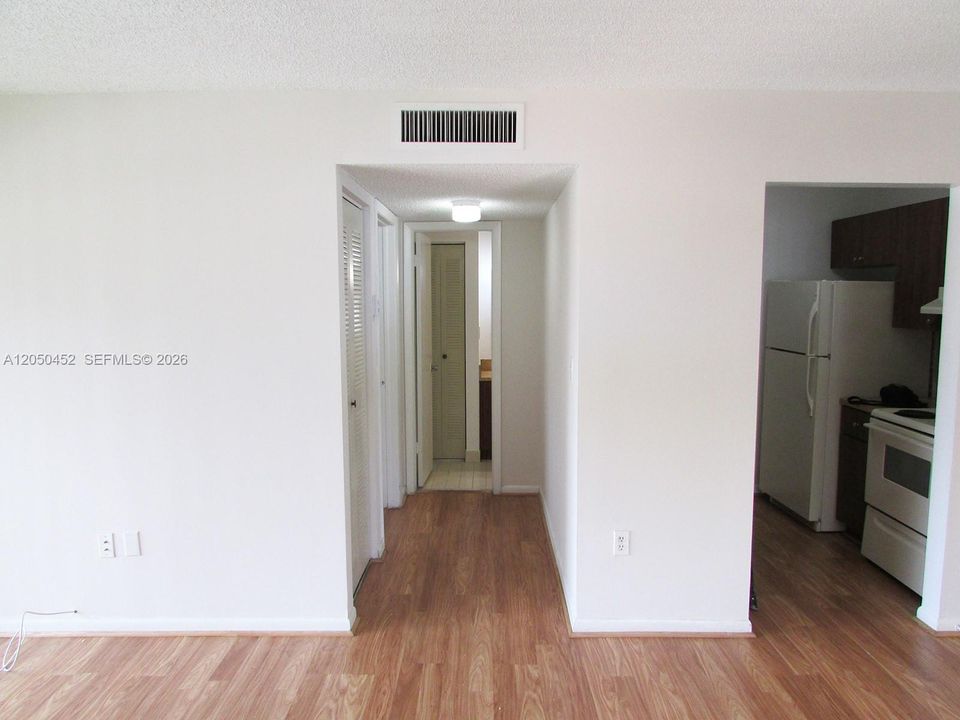 For Rent: $1,900 (1 beds, 1 baths, 583 Square Feet)