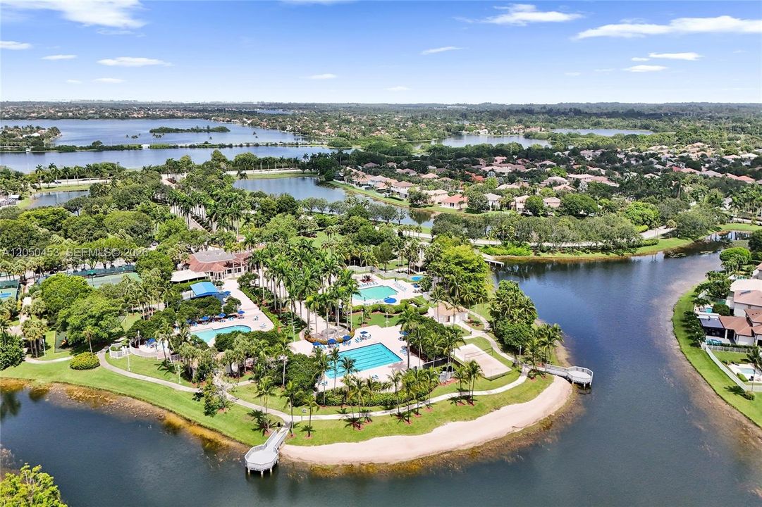 For Sale: $869,000 (4 beds, 3 baths, 2709 Square Feet)
