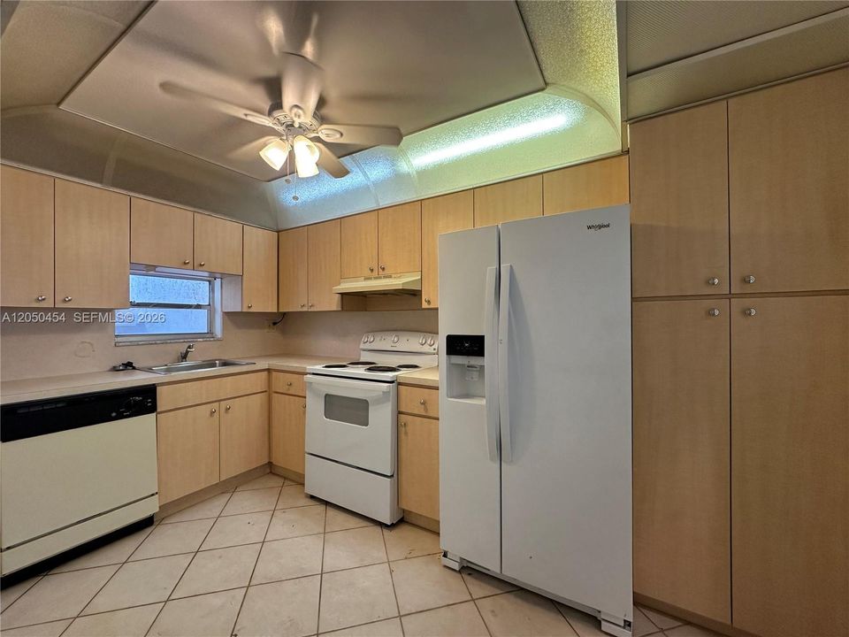 En Venta: $195,000 (2 camas, 2 baños, 1170 Pies cuadrados)