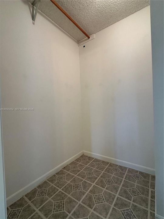 En Venta: $195,000 (2 camas, 2 baños, 1170 Pies cuadrados)