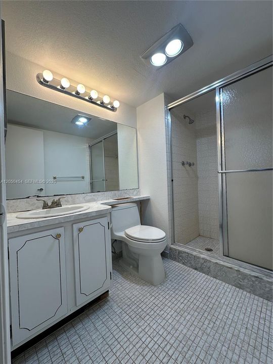 En Venta: $195,000 (2 camas, 2 baños, 1170 Pies cuadrados)