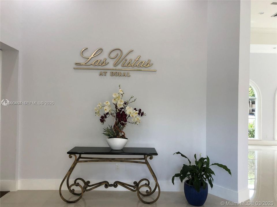 For Rent: $2,000 (1 beds, 1 baths, 810 Square Feet)