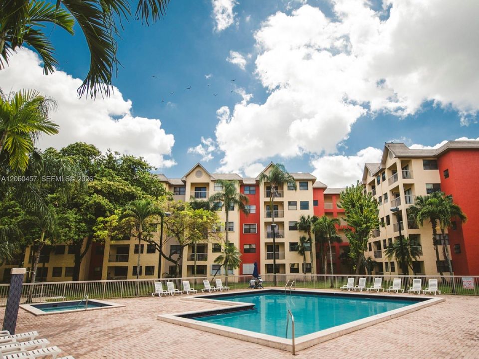 For Rent: $2,000 (1 beds, 1 baths, 810 Square Feet)