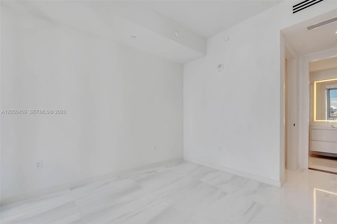 На продажу: $1,050,000 (1 спален, 1 ванн, 0 Квадратных фут)
