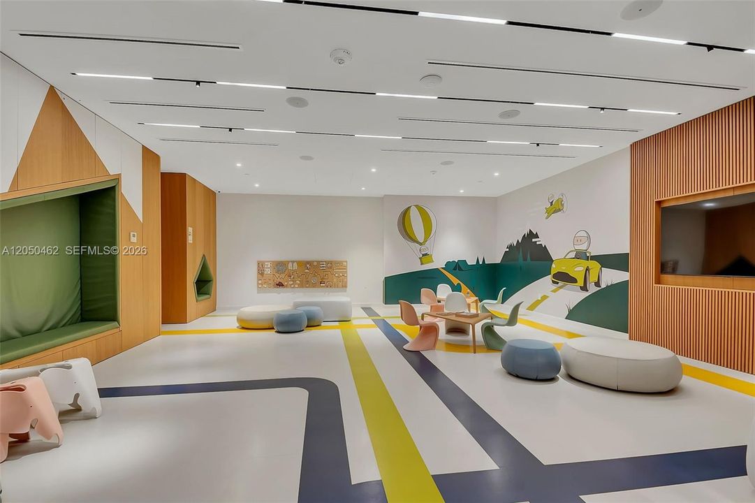 В аренду: $5,950 (1 спален, 1 ванн, 767 Квадратных фут)