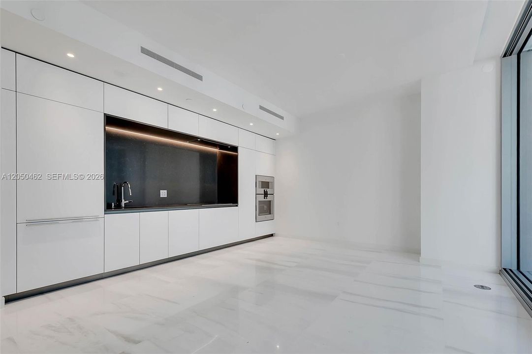 В аренду: $5,950 (1 спален, 1 ванн, 767 Квадратных фут)