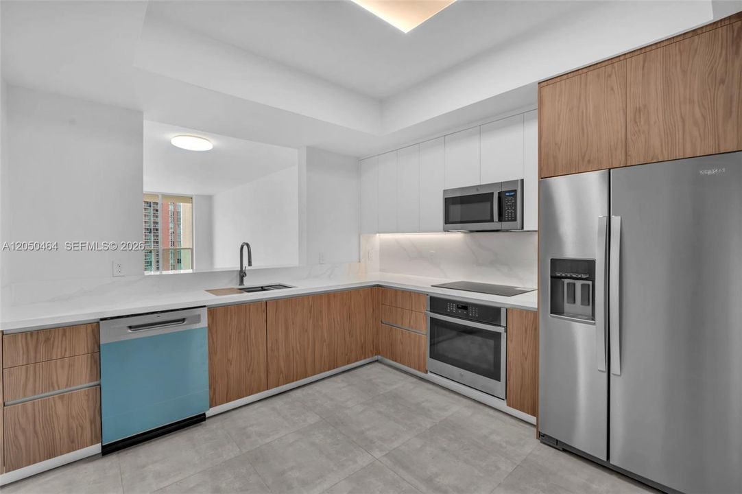 En Venta: $825,000 (3 camas, 3 baños, 1900 Pies cuadrados)