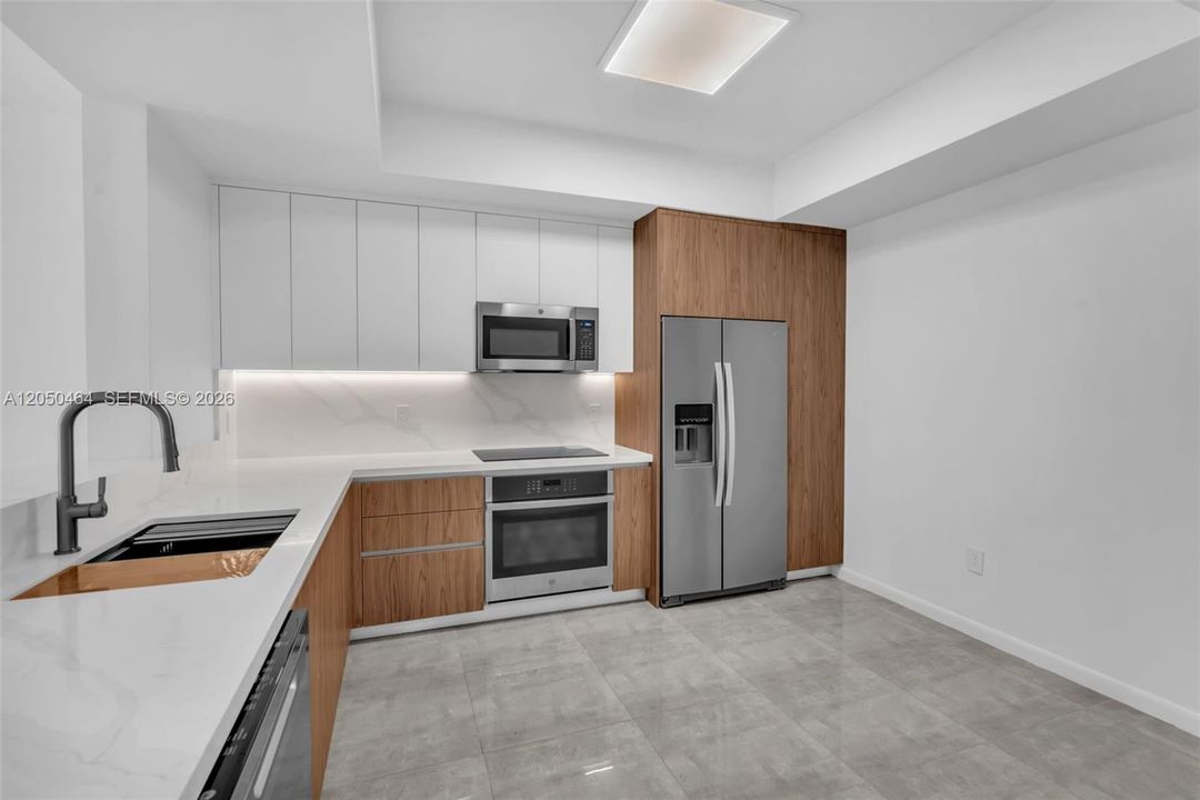 En Venta: $825,000 (3 camas, 3 baños, 1900 Pies cuadrados)