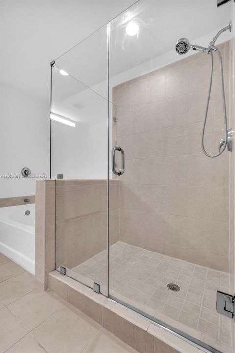 En Venta: $825,000 (3 camas, 3 baños, 1900 Pies cuadrados)