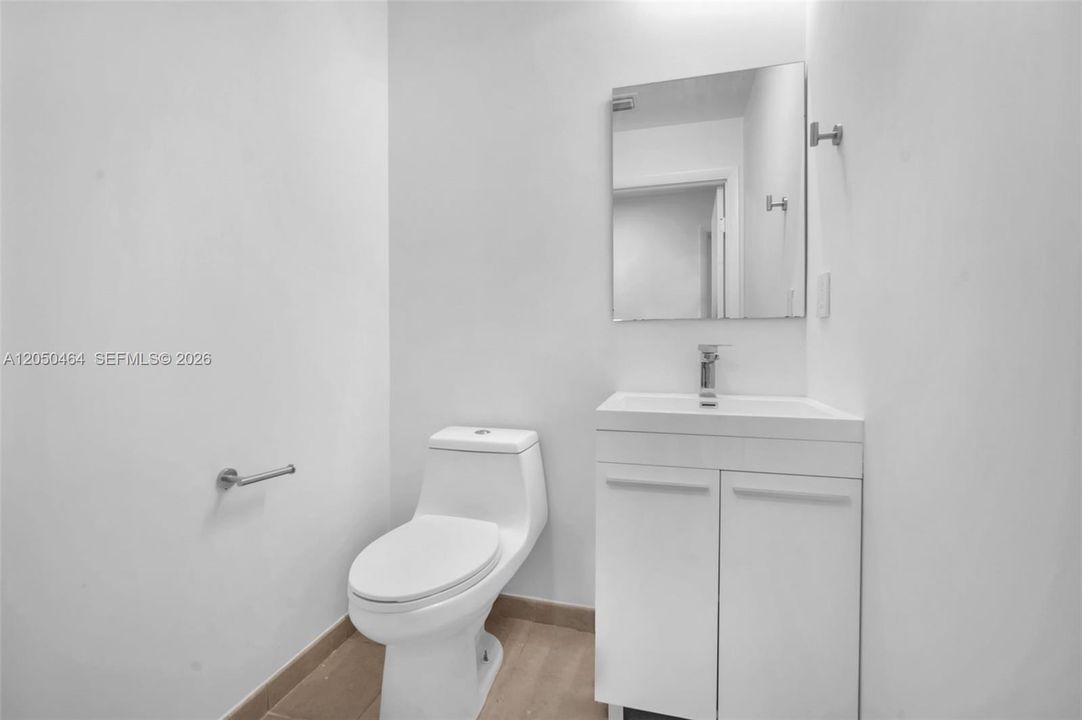 En Venta: $825,000 (3 camas, 3 baños, 1900 Pies cuadrados)
