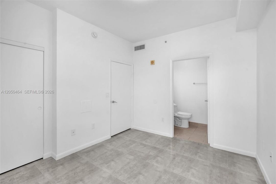 En Venta: $825,000 (3 camas, 3 baños, 1900 Pies cuadrados)