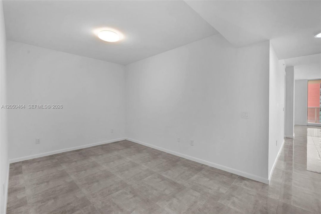 En Venta: $825,000 (3 camas, 3 baños, 1900 Pies cuadrados)