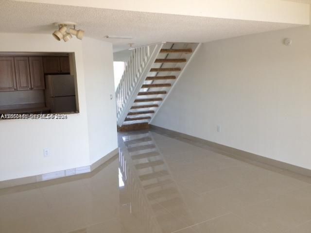 For Rent: $1,950 (2 beds, 2 baths, 1032 Square Feet)
