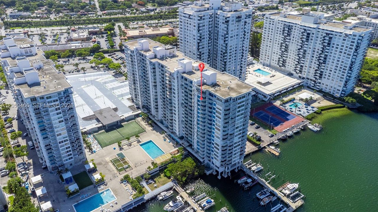 For Rent: $1,975 (1 beds, 1 baths, 1005 Square Feet)