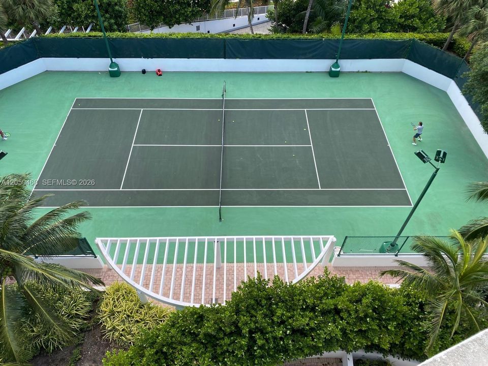 На продажу: $999,000 (2 спален, 2 ванн, 1289 Квадратных фут)