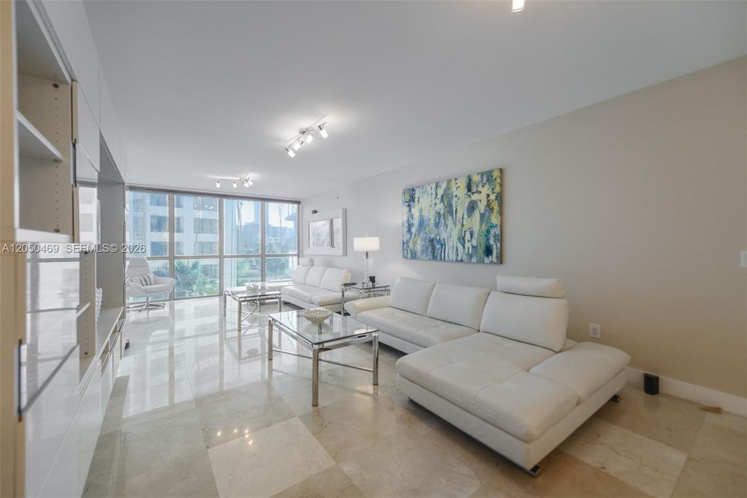 For Rent: $7,000 (2 beds, 2 baths, 1733 Square Feet)