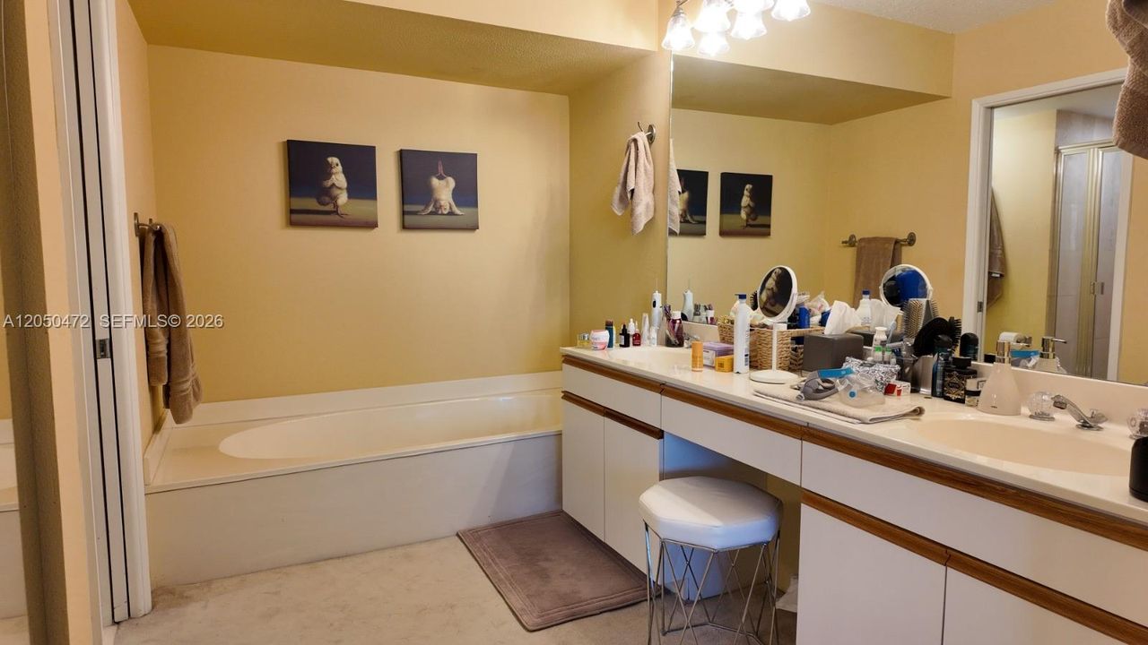 For Rent: $3,500 (2 beds, 2 baths, 1150 Square Feet)