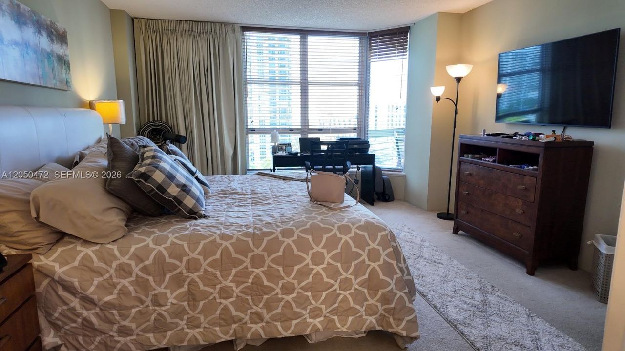 For Rent: $3,500 (2 beds, 2 baths, 1150 Square Feet)
