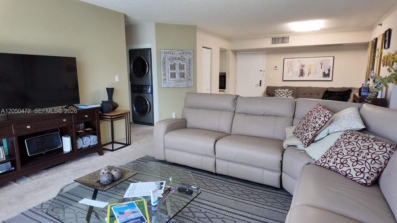 For Rent: $3,500 (2 beds, 2 baths, 1150 Square Feet)