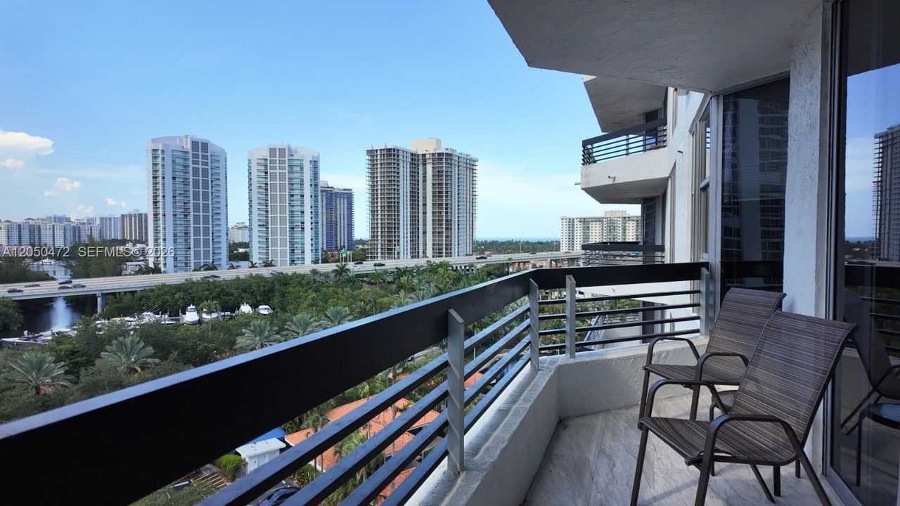 For Rent: $3,500 (2 beds, 2 baths, 1150 Square Feet)