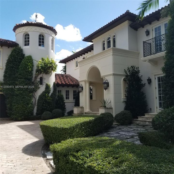 For Sale: $13,500,000 (6 beds, 7 baths, 6439 Square Feet)