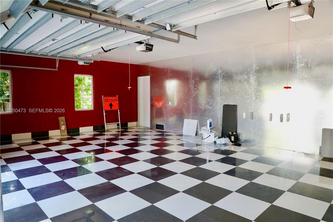 Beautiful very spacious 3-car garage