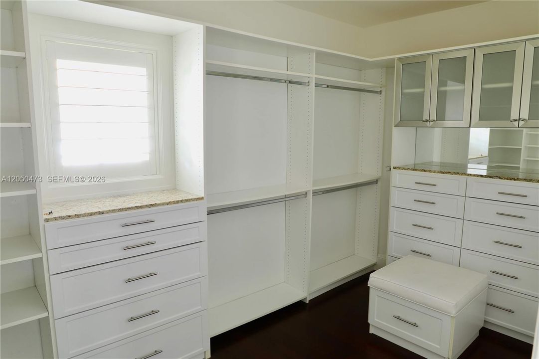 Hers Closet