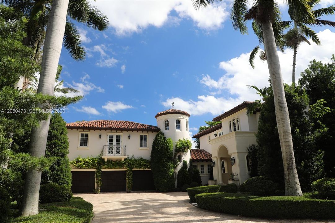 For Sale: $13,500,000 (6 beds, 7 baths, 6439 Square Feet)