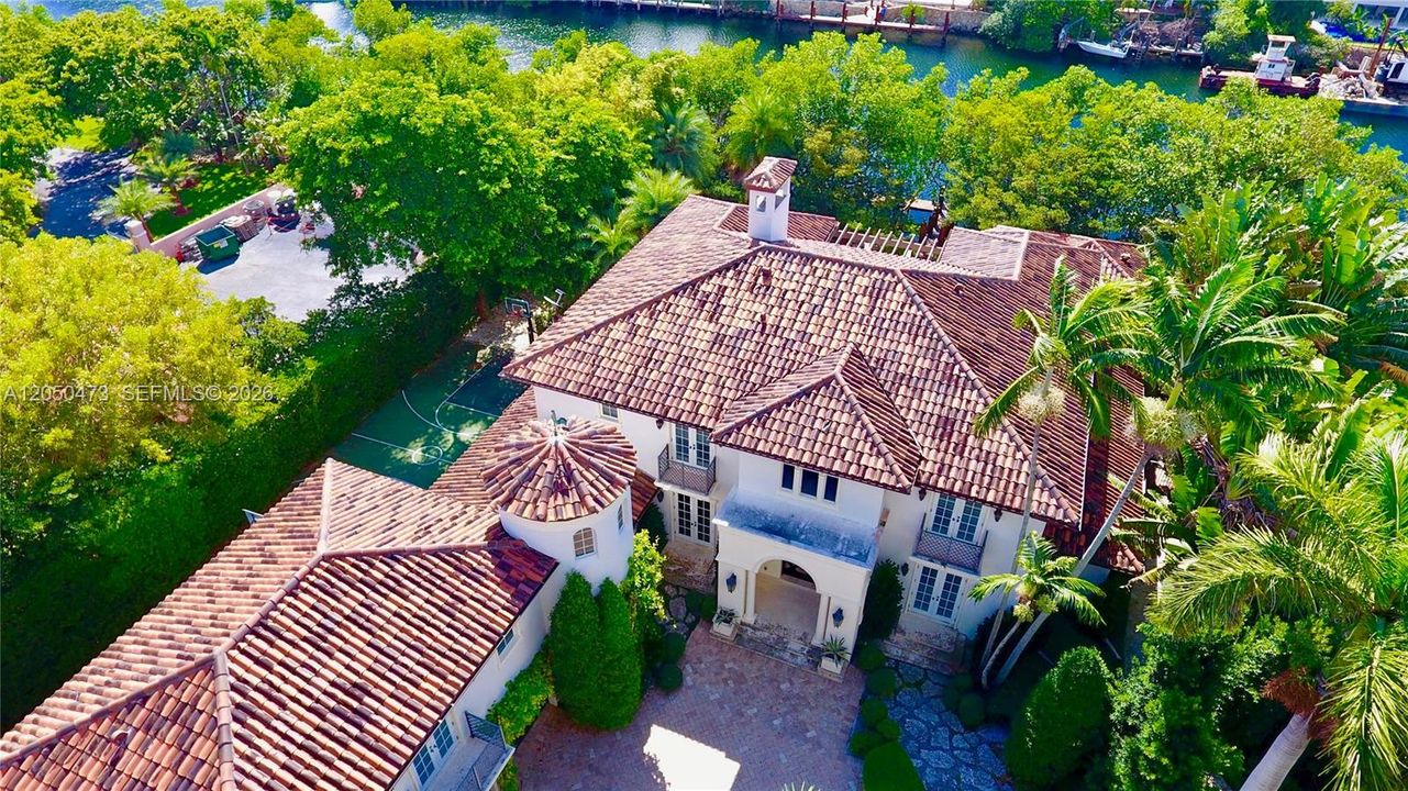 For Sale: $13,500,000 (6 beds, 7 baths, 6439 Square Feet)
