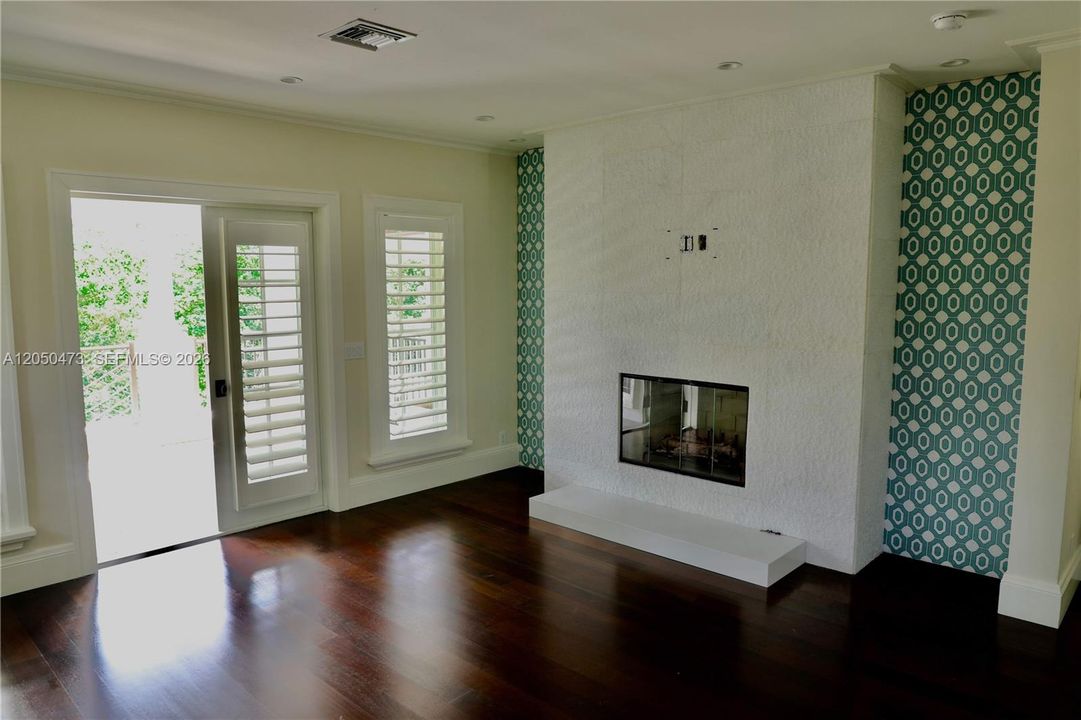 For Sale: $13,500,000 (6 beds, 7 baths, 6439 Square Feet)