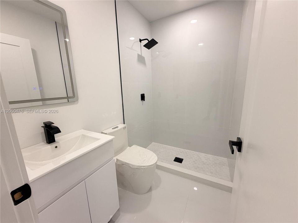 En Venta: $549,000 (3 camas, 2 baños, 1138 Pies cuadrados)
